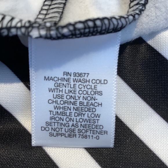 Liz Claiborne Weekend Quarter-Zip Pullover - Picture 8 of 8